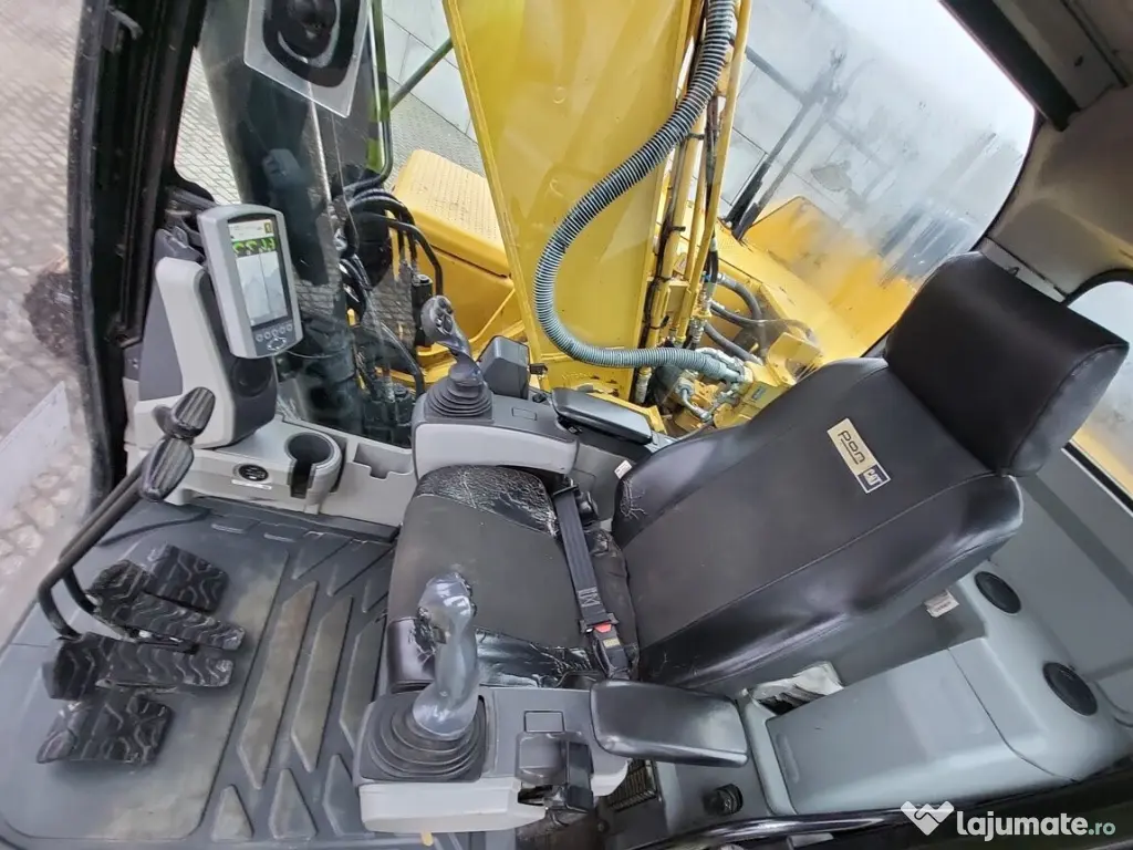 2017  Caterpillar 326 F 