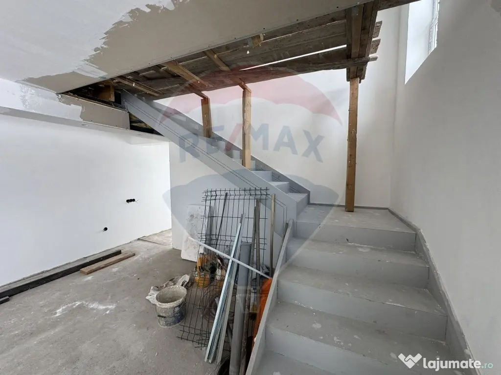 Casă / Vilă cu 6 camere de vânzare