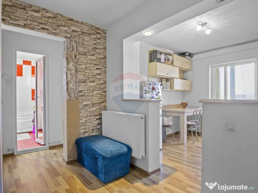 Apartament cu 2 camere decomandat de vanzare in zona 300 ... 