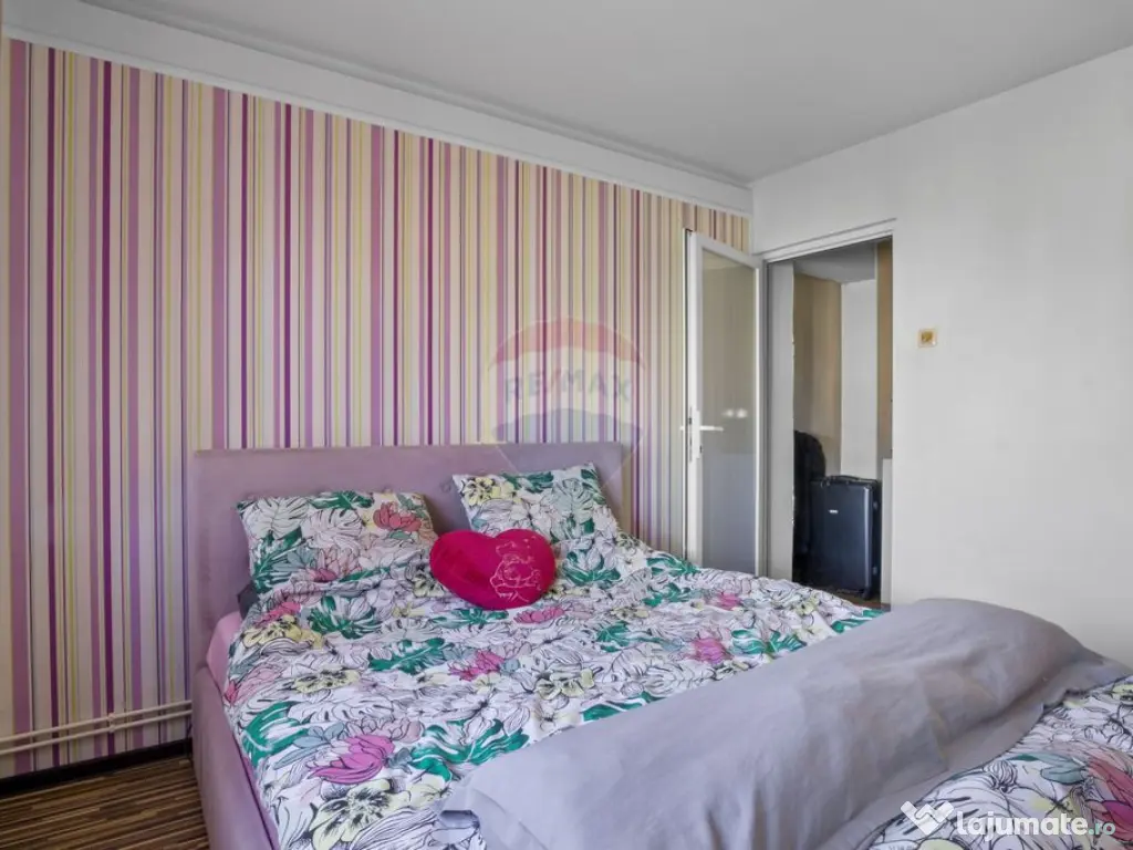 Apartament cu 2 camere decomandat de vanzare in zona 300 ... 