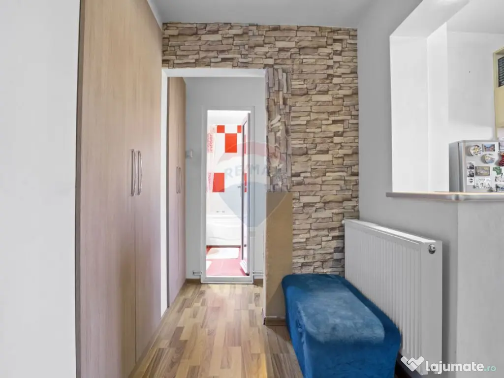 Apartament cu 2 camere decomandat de vanzare in zona 300 ... 