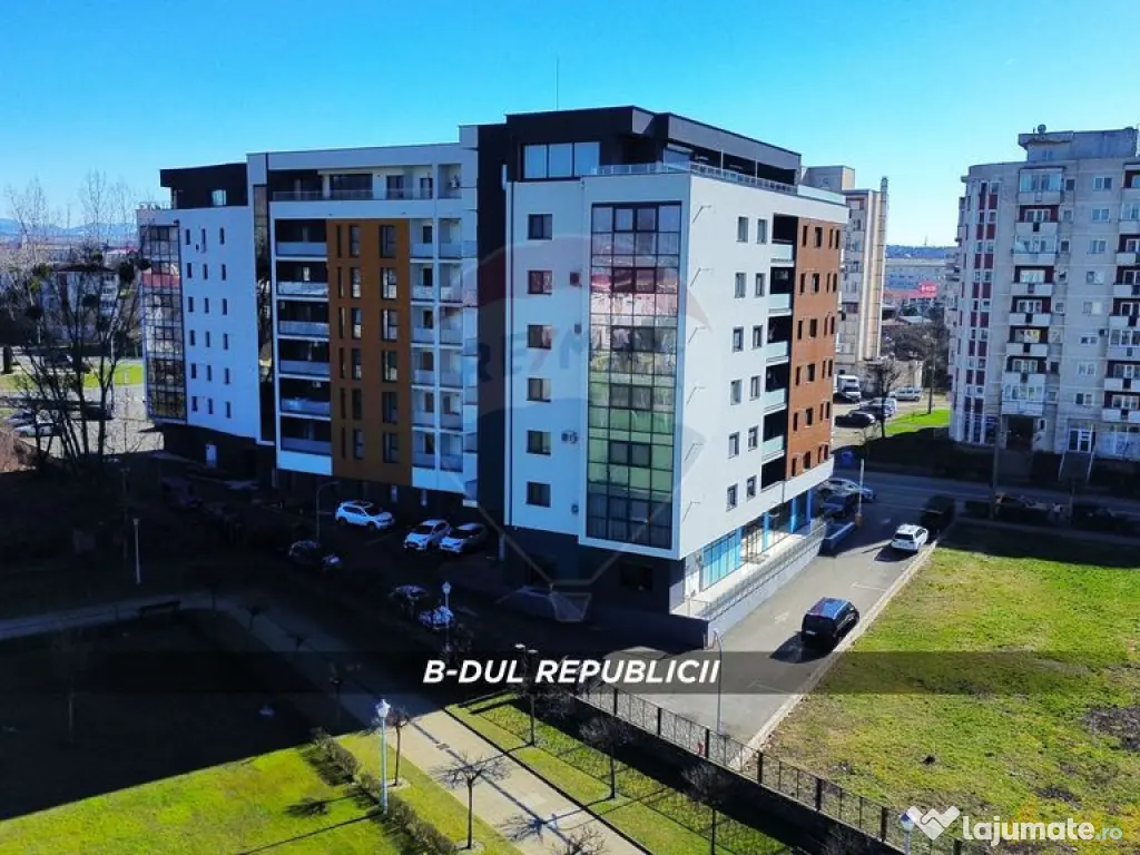 Apartament cu PRIVELISTE CATRE PARC 