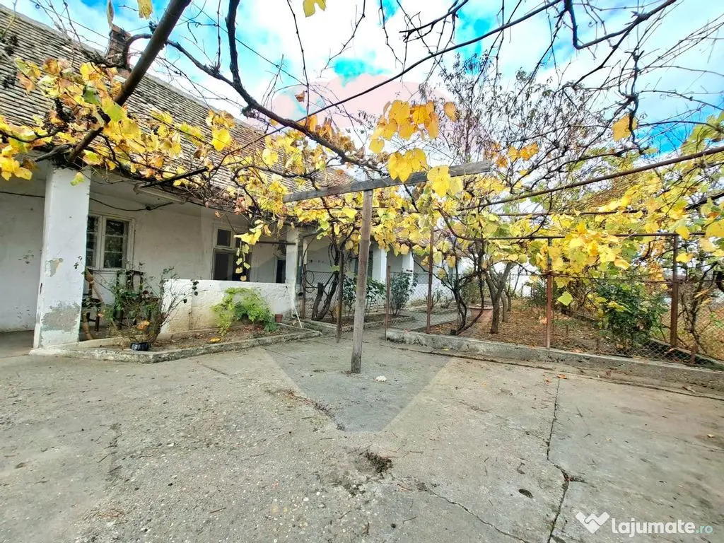 Casa veche cu teren 929 mp- oportunitate in Vladimirescu-... 