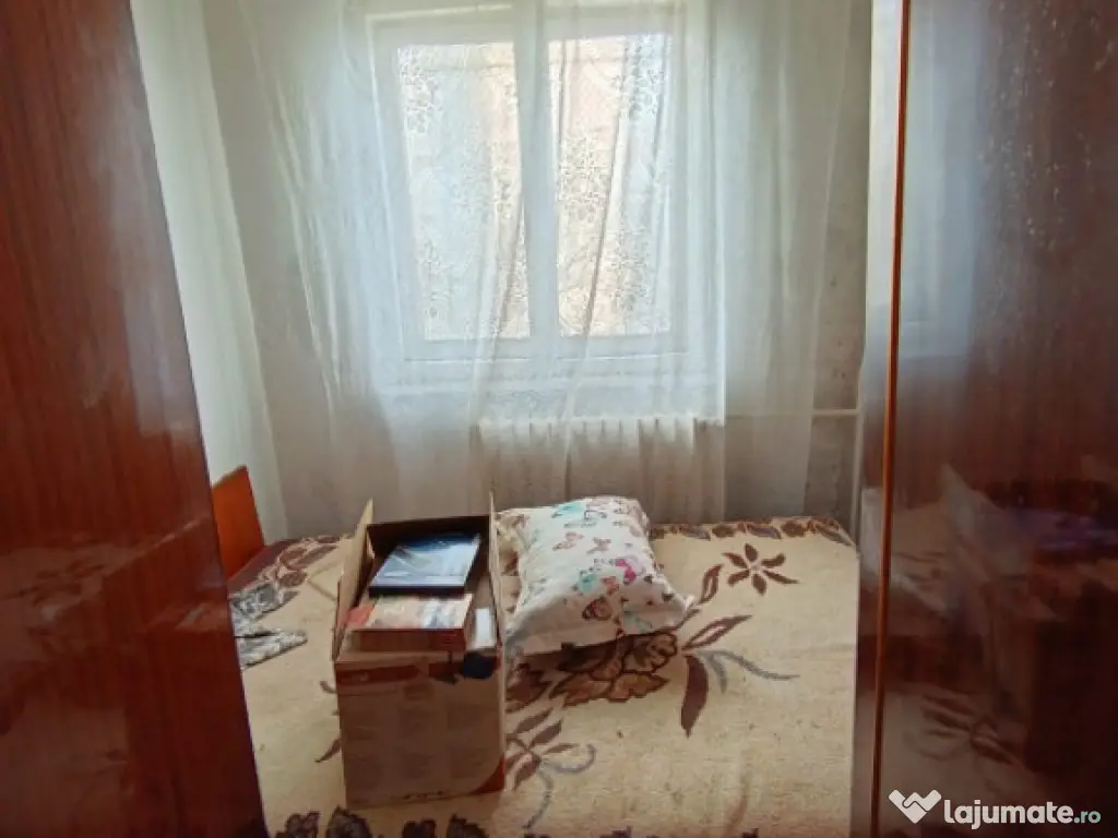 Apartament 3 camere, zona vest 