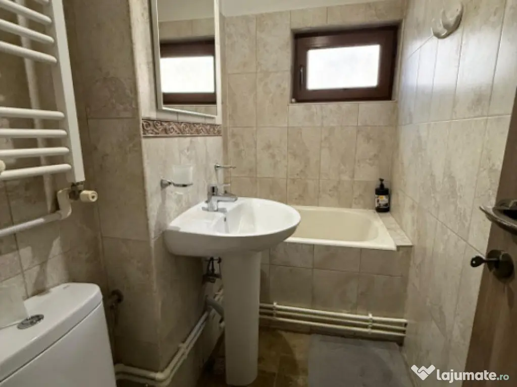 Apartament 2 camere, 39.00 mp, zona Rovine 