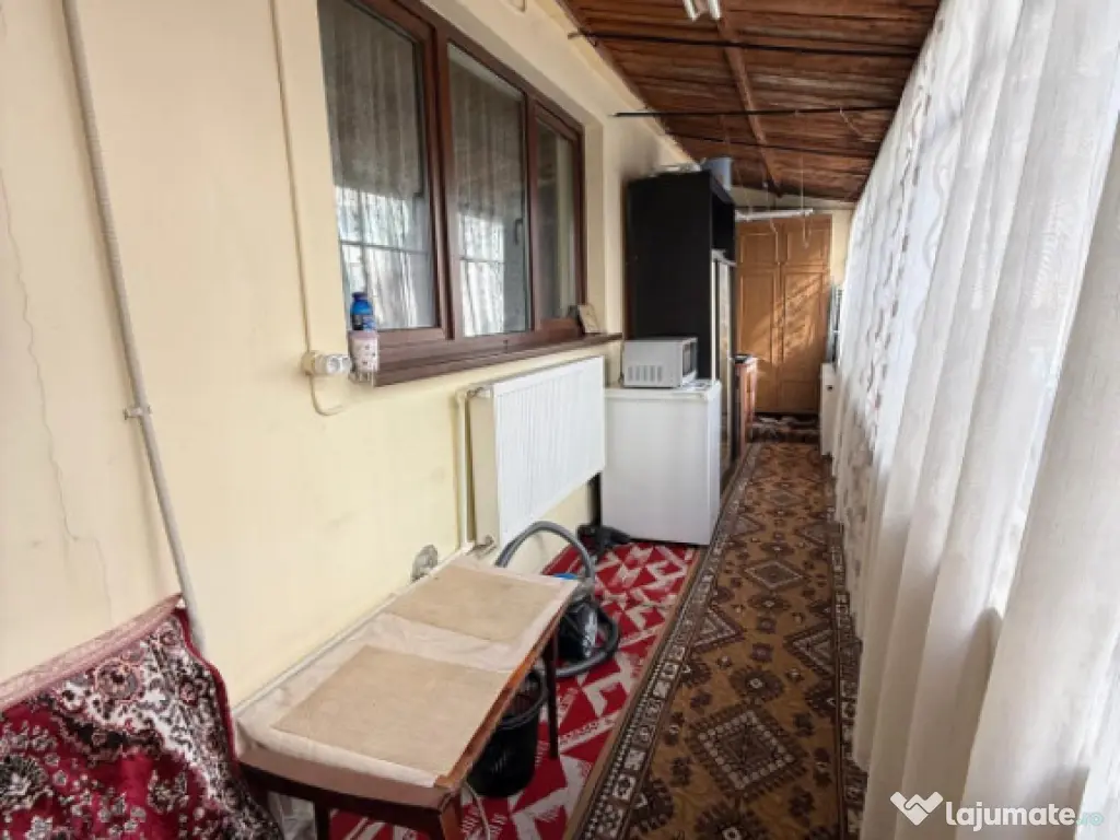 Apartament 2 camere, 39.00 mp, zona Rovine 