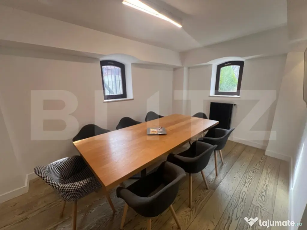 Casă interbelică, zonă premium Craiova, 405 mp utili, cur