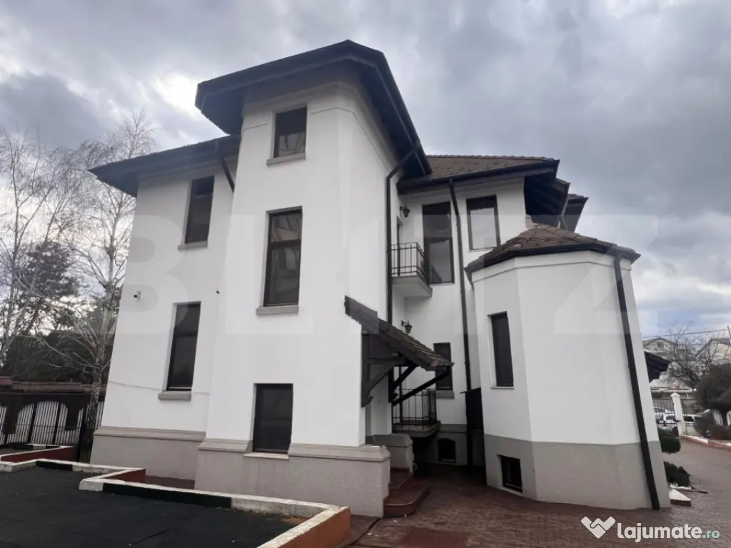 Casă interbelică, zonă premium Craiova, 405 mp utili, cur