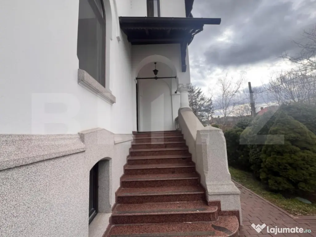 Casă interbelică, zonă premium Craiova, 405 mp utili, cur