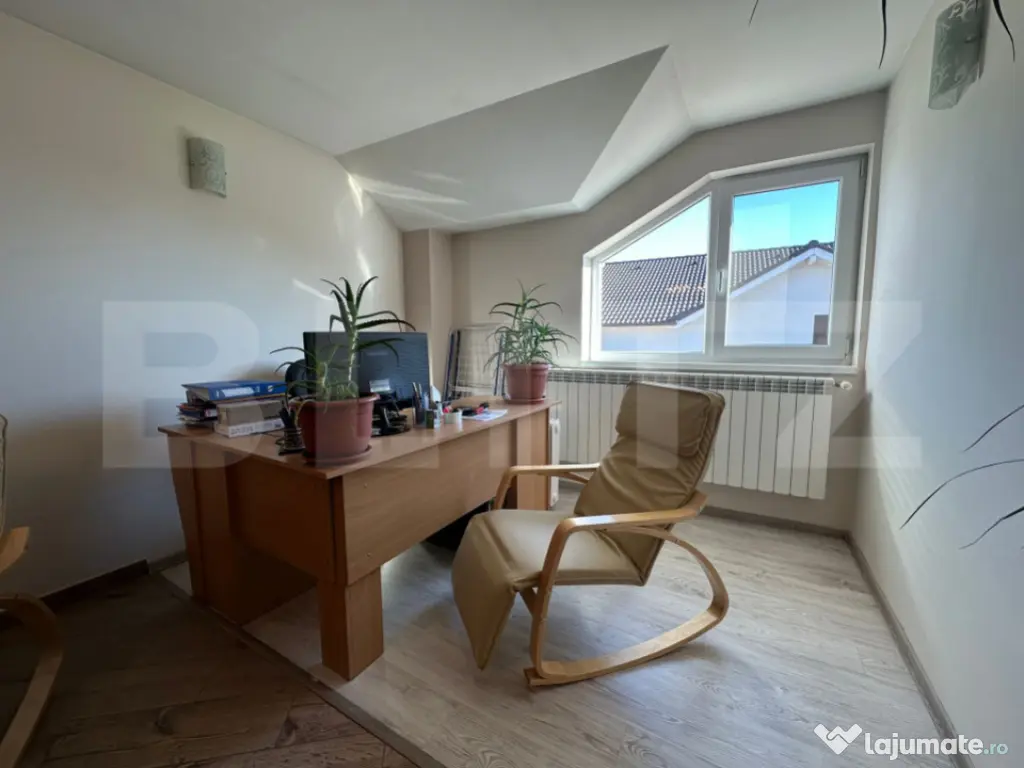 Casa de vanzare, 350 mp utili, 1000 mp teren - Cetate 