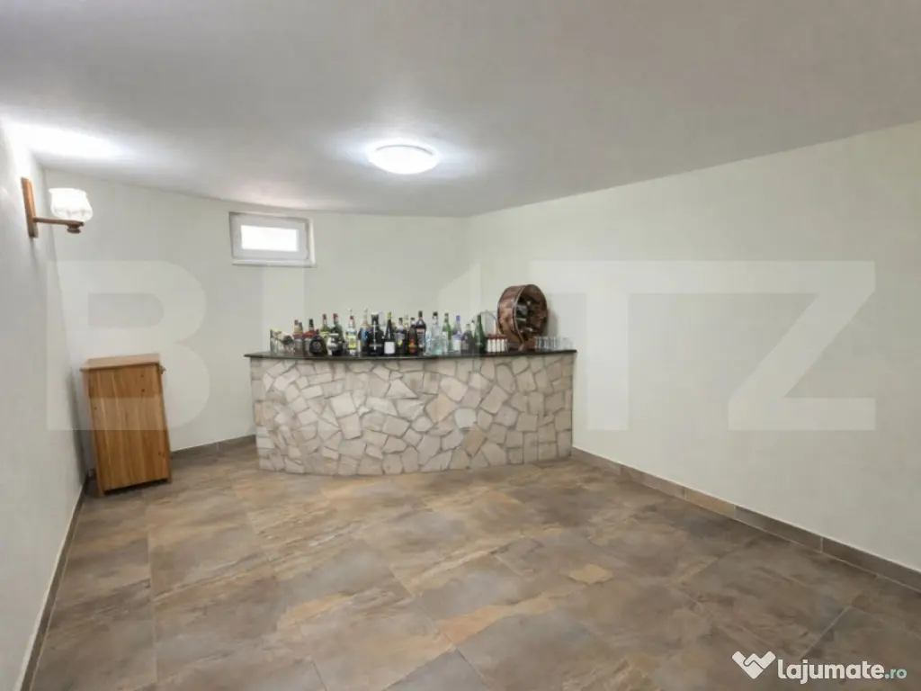 Casa de vanzare, 350 mp utili, 1000 mp teren - Cetate 