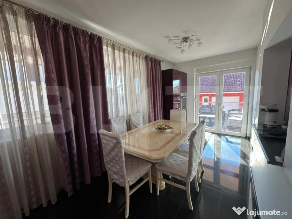 Casa de vanzare, 350 mp utili, 1000 mp teren - Cetate 