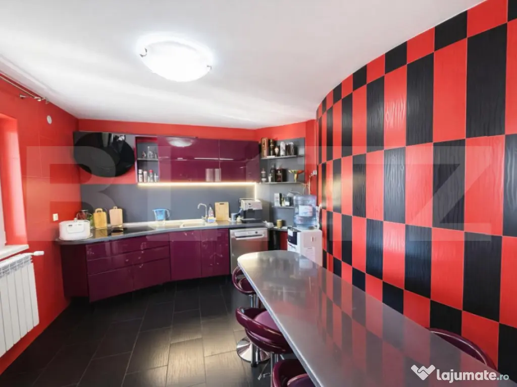 Casa de vanzare, 350 mp utili, 1000 mp teren - Cetate 