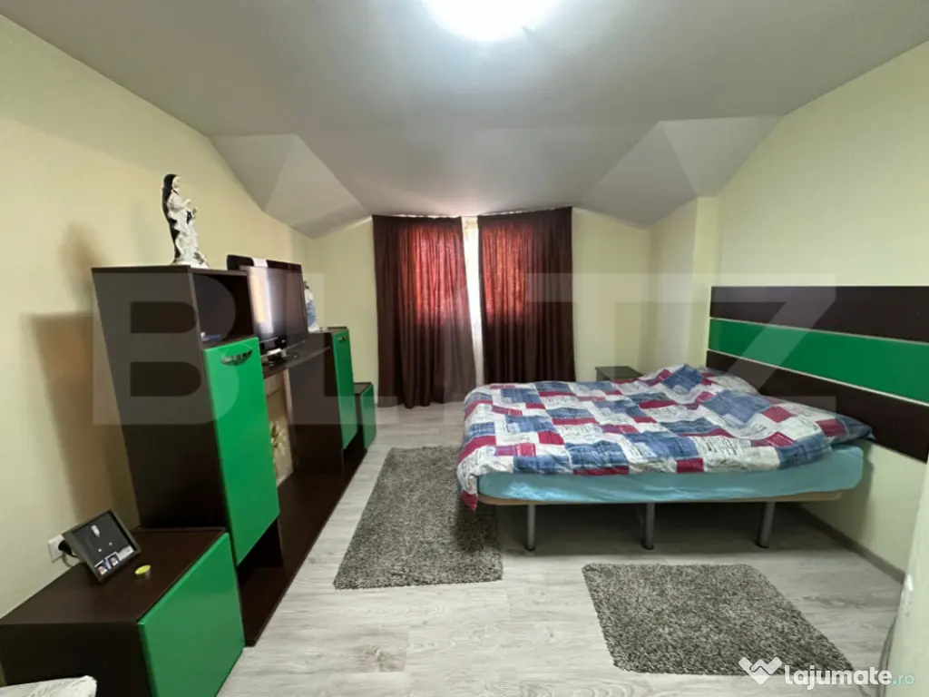 Casa de vanzare, 350 mp utili, 1000 mp teren - Cetate 