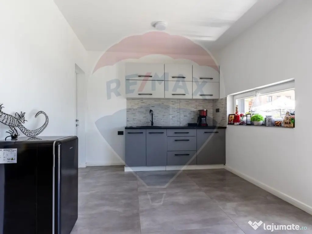 Vilă de lux cu piscina de închiriat 