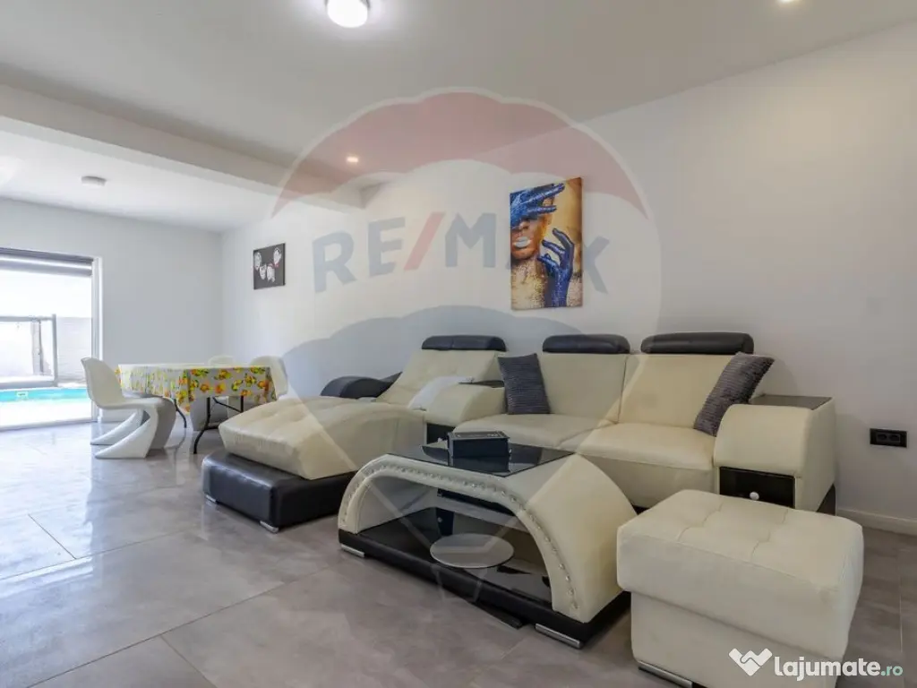 Vilă de lux cu piscina de închiriat 