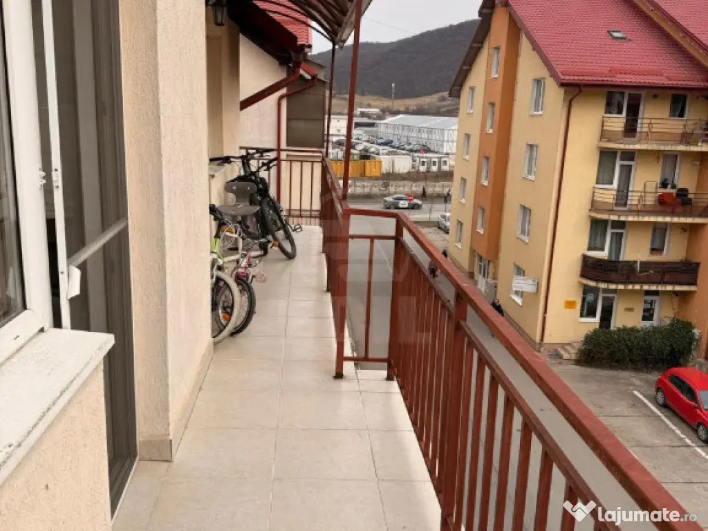 APARTAMENT CU 3 CAMERE ZONA EROILOR 