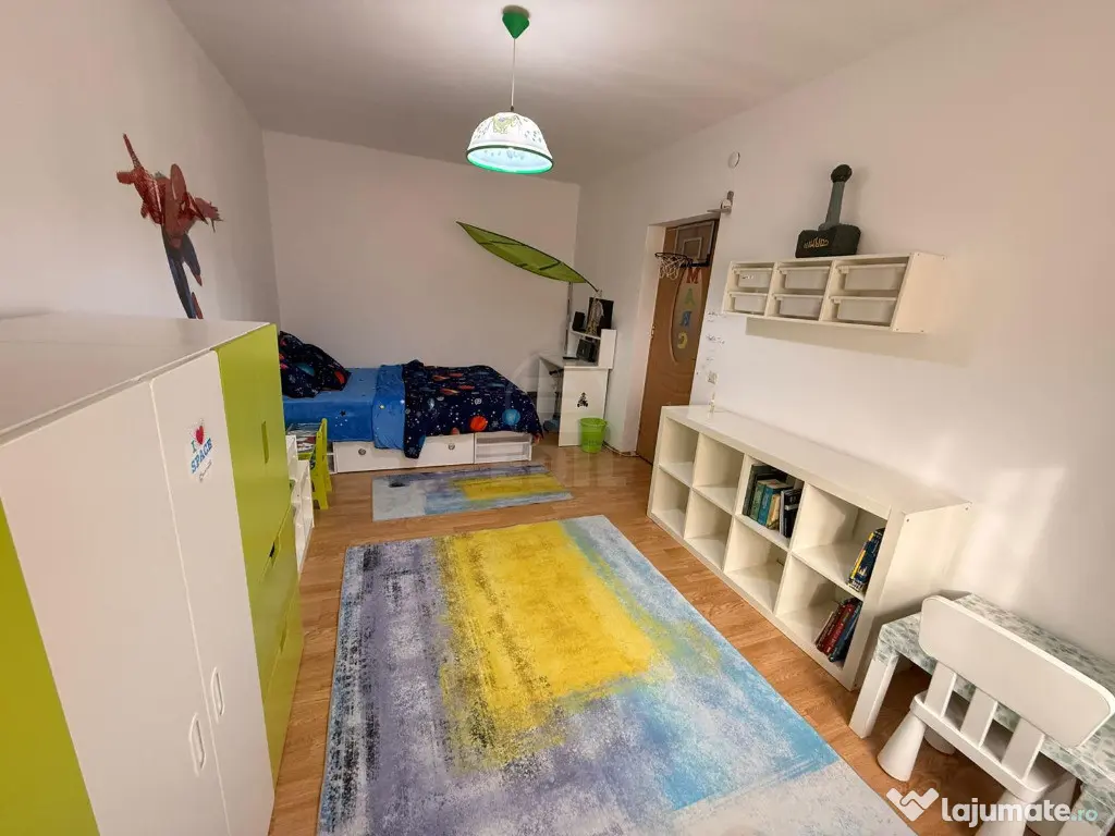 APARTAMENT CU 3 CAMERE ZONA EROILOR 