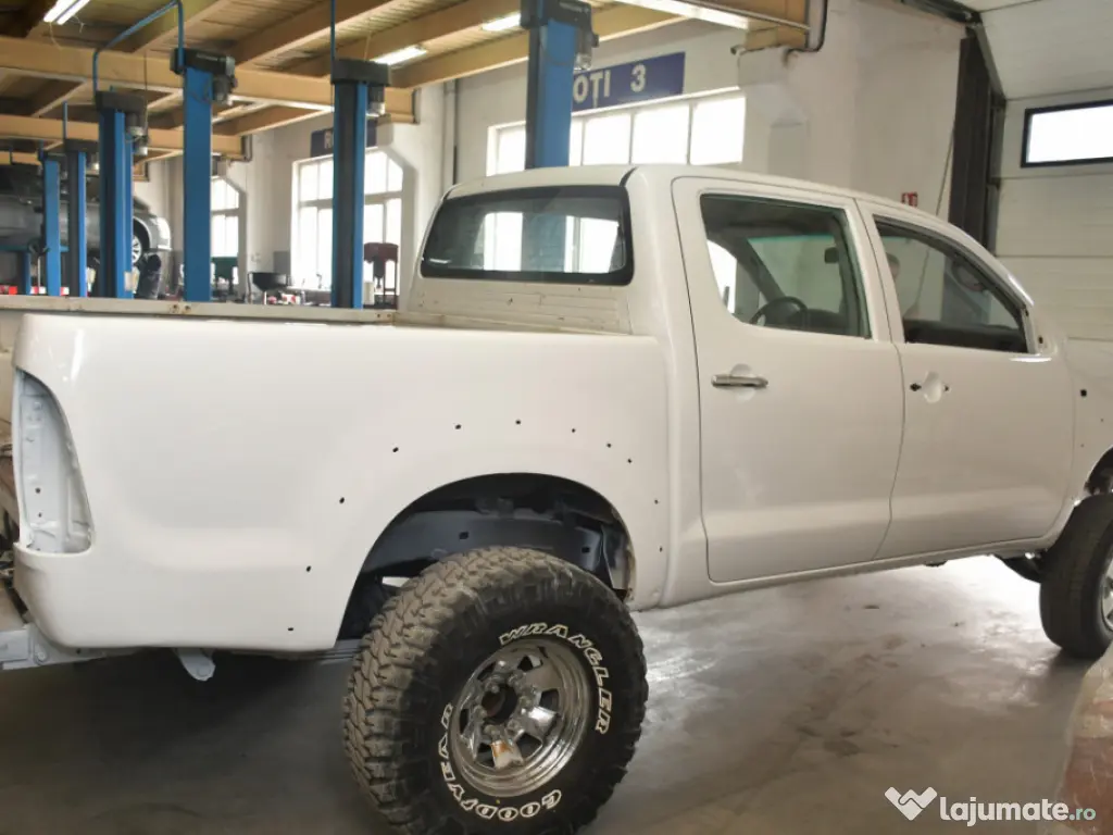 Service auto utilat complet 550mp trafic mare la bulevard 