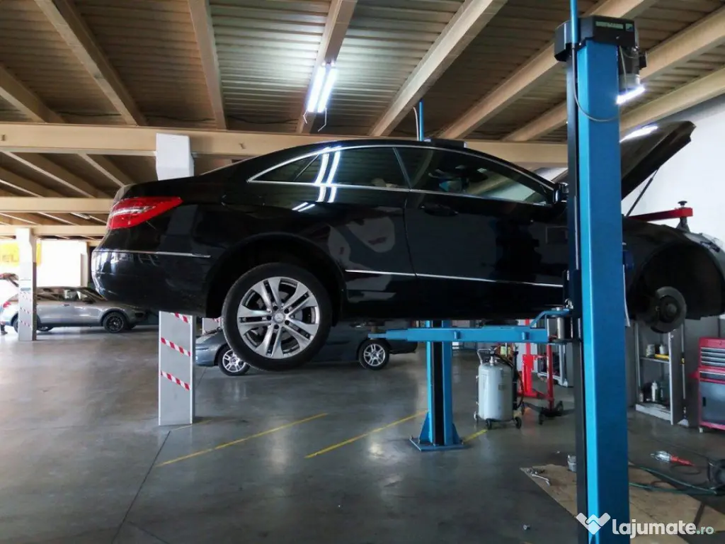 Service auto utilat complet 550mp trafic mare la bulevard 