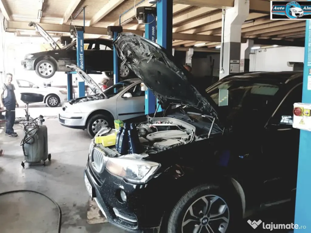 Service auto utilat complet 550mp trafic mare la bulevard 