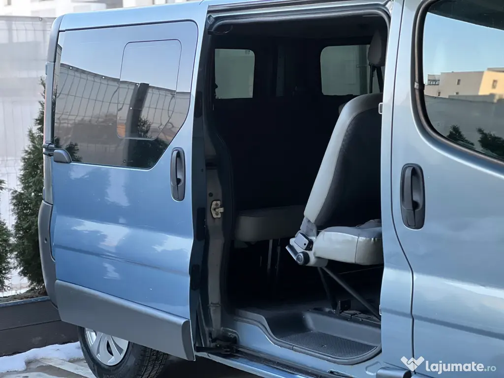 Renault Trafic 2008 - 8+1 locuri - Unic Proprietar 