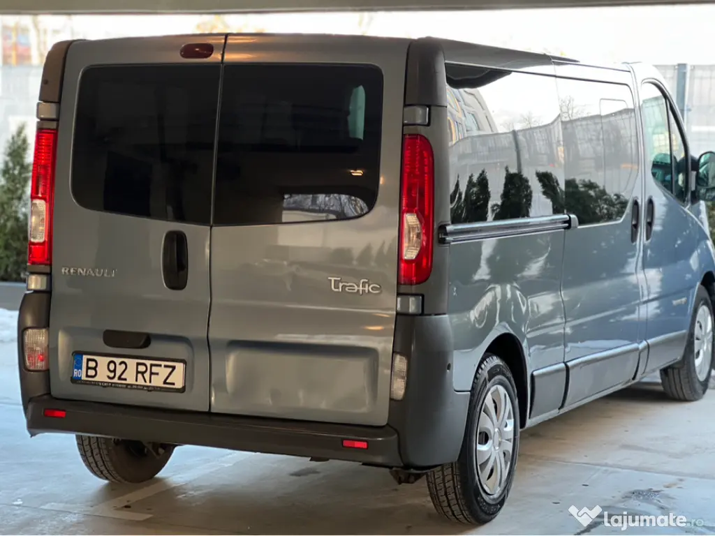 Renault Trafic 2008 - 8+1 locuri - Unic Proprietar 