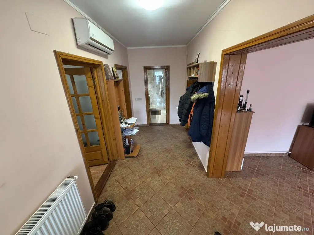 Casă 120 mp + casă 49 mp, teren 640 mp, deschidere 15 m... 