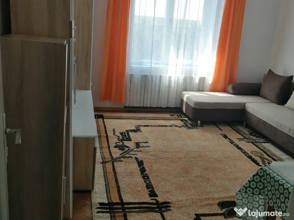 Inchiriez garsoniera ultracentral 