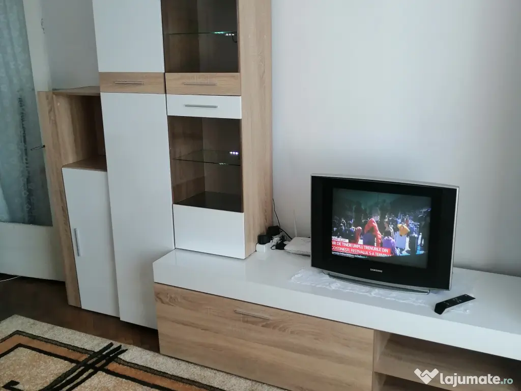 Inchiriez garsoniera ultracentral 