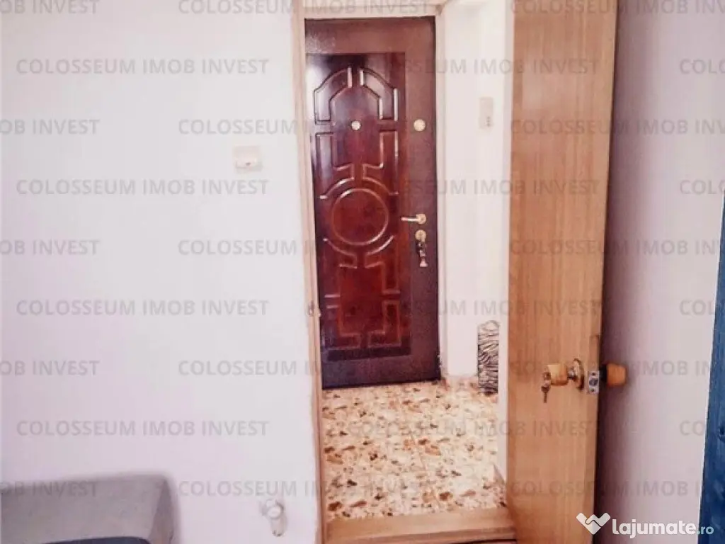 Apartament 3 camere, semidecomandat - zona Bartolomeu 