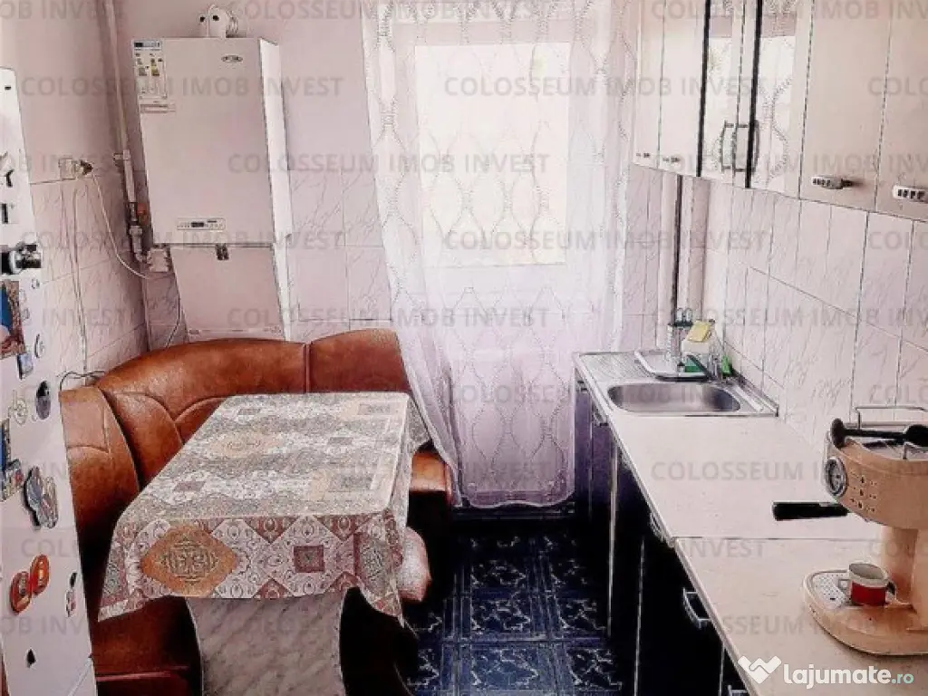 Apartament 3 camere, semidecomandat - zona Bartolomeu 