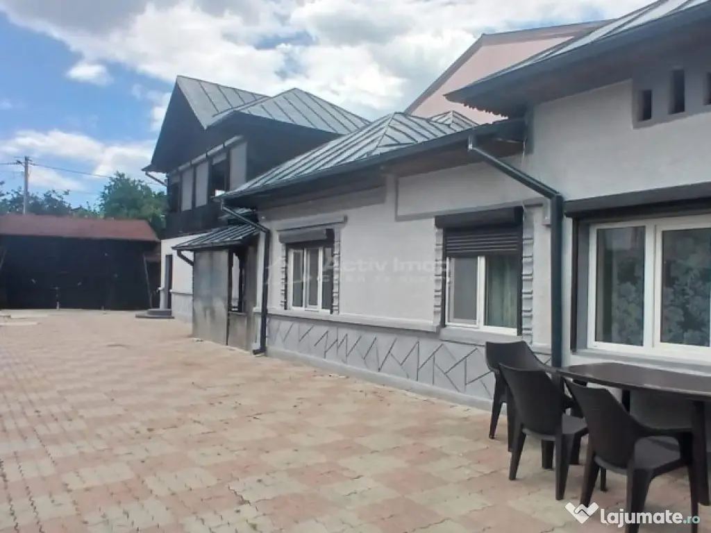 Casa 8 camere de Valea Voievozilor Targoviste 653mp teren 