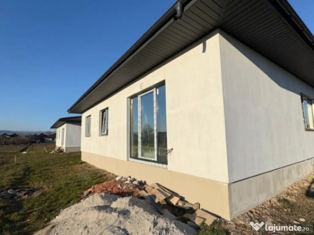 Casă modernă pe un singur nivel | 110 mp utili | Încălzi