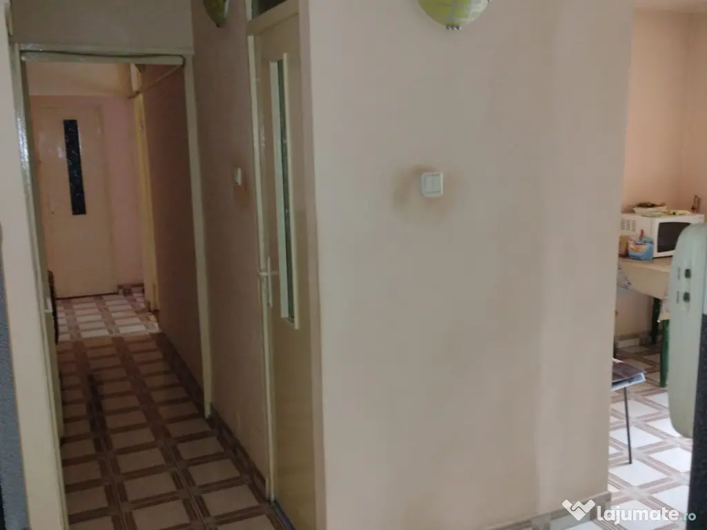 Vanzare apartament 3 camere PB - Rogerius (Oradea) 