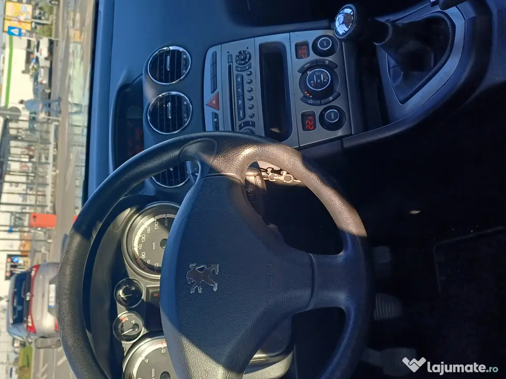 Vand autoturism Peugeot 308. 