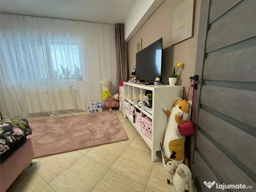 APARTAMENT 3 CAMERE AUREL PERSU 