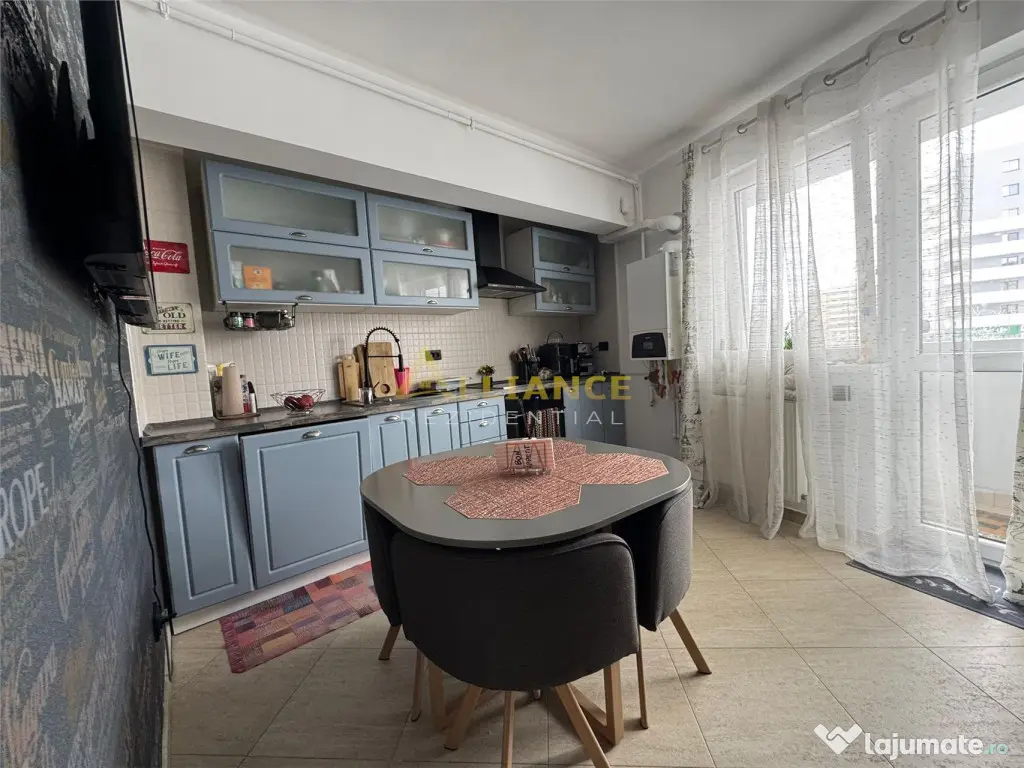 APARTAMENT 3 CAMERE AUREL PERSU 