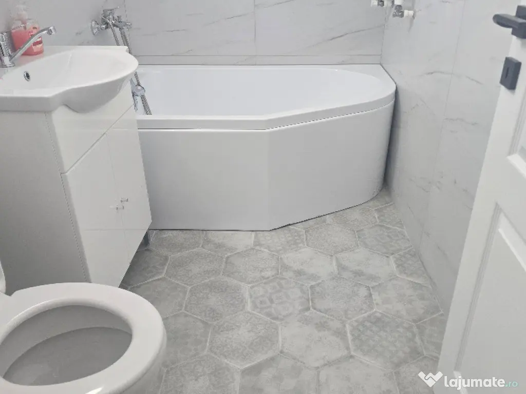 Vand apartament 2 camere in Deva, Al Patriei et. 3, mobilat utilat 