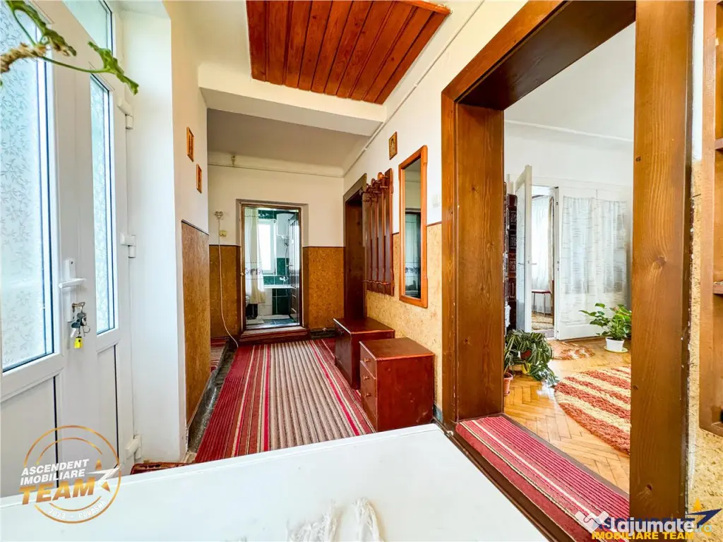 Ansamblu:doua case anexe domeniu de 10.101mp, Intorsura Buza 