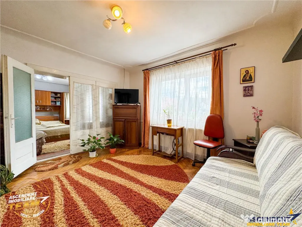 Ansamblu:doua case anexe domeniu de 10.101mp, Intorsura Buza 