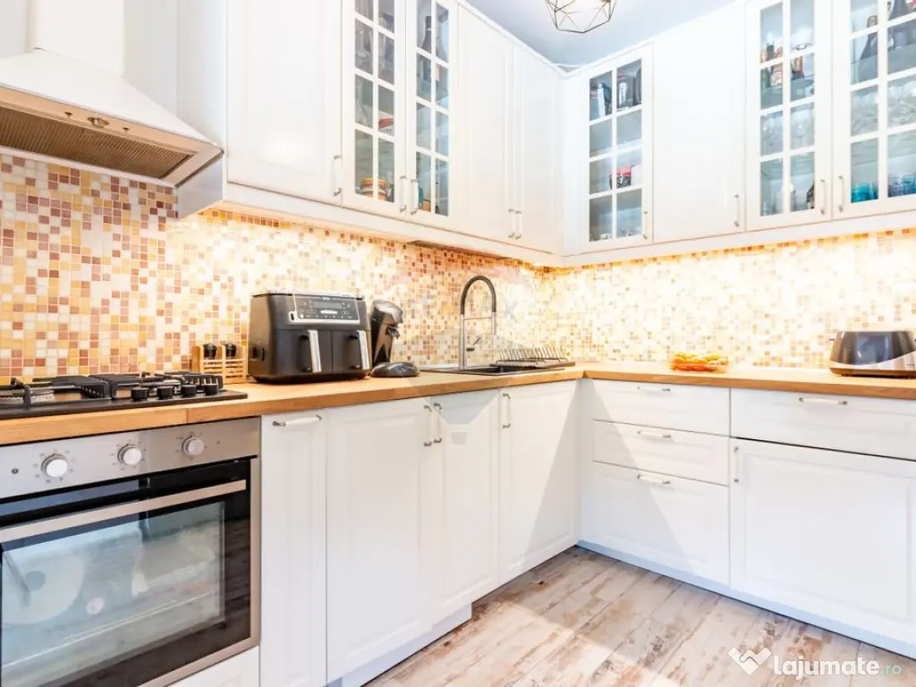 Casă / Vilă de vanzare la intrare in Mogosoaia, padure,... 