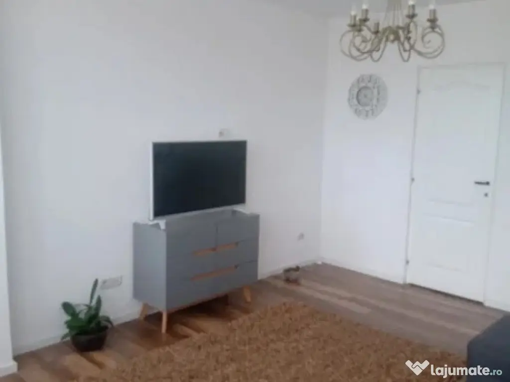 Apartament Cu 3 Camere Decomandate Zona George Enescu 