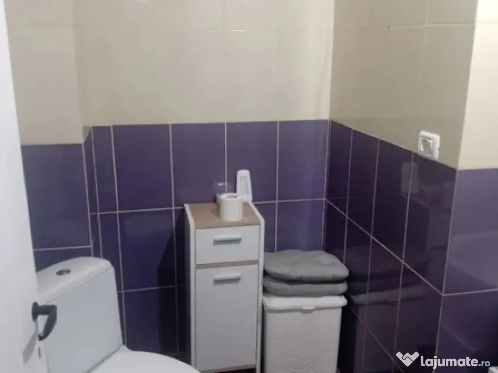 Apartament Cu 3 Camere Decomandate Zona George Enescu 