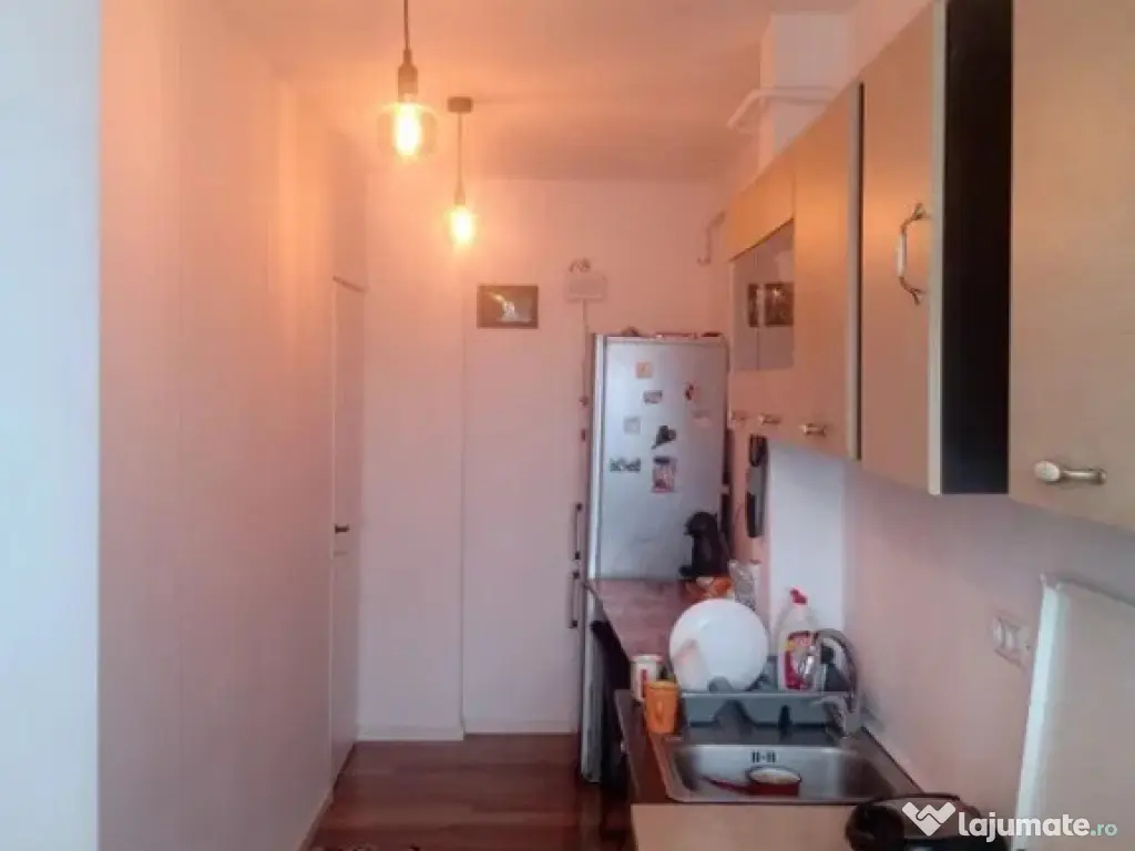 Apartament Cu 3 Camere Decomandate Zona George Enescu 