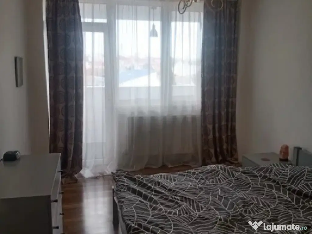 Apartament Cu 3 Camere Decomandate Zona George Enescu 