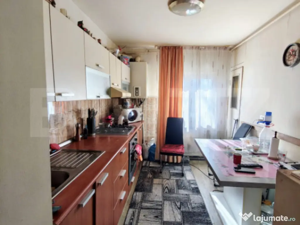 Apartament 2 camere decomandat de vânzare – Zona Împăra 