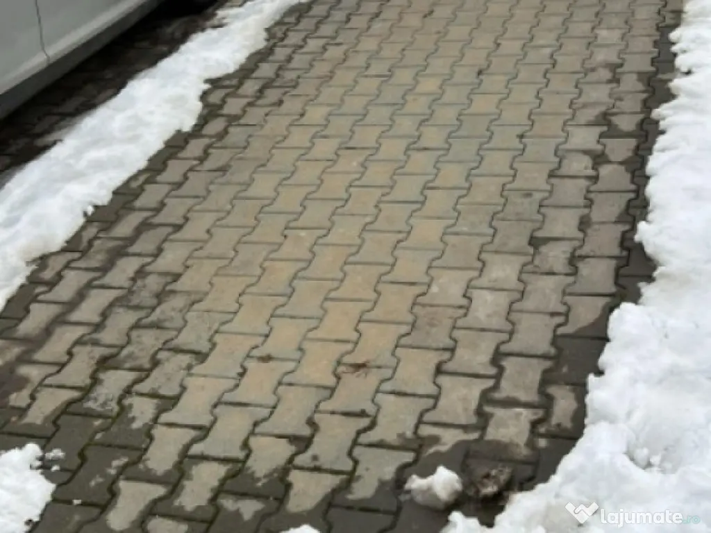 Apartament cu 2 camere mobilat utilat, cu loc de parcare par 