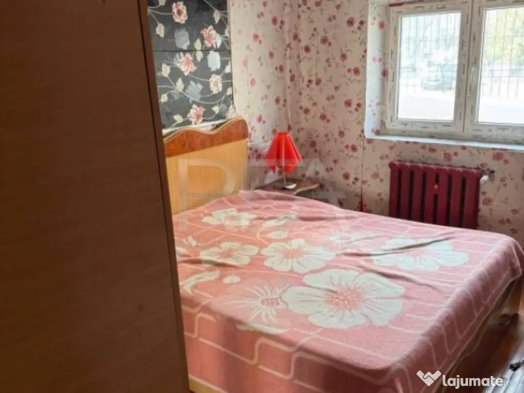 3 camere Vitan decomandat, an 1981, metrou, 62 mp, anvelopat 