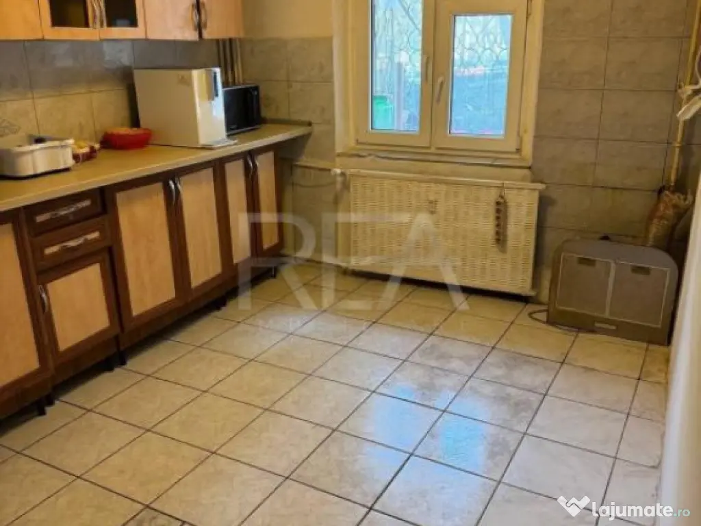 3 camere Vitan decomandat, an 1981, metrou, 62 mp, anvelopat 